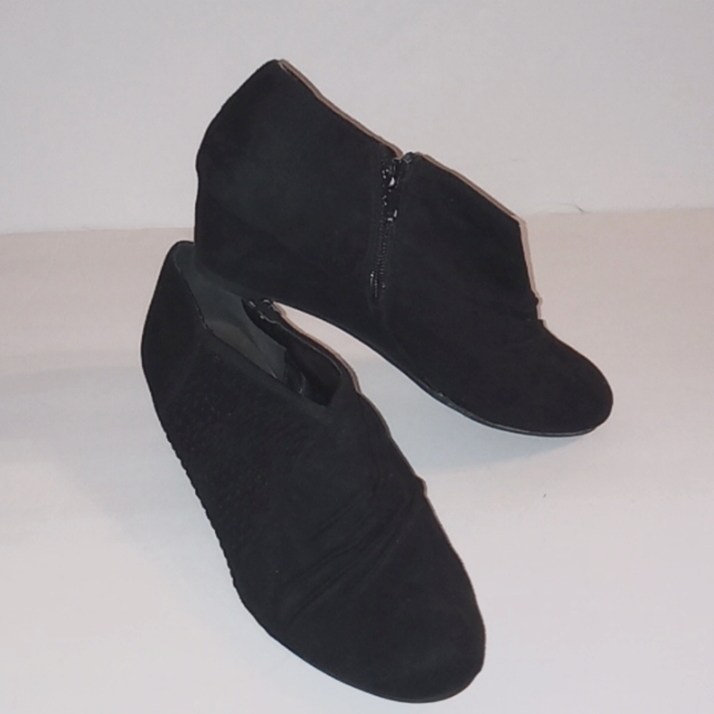 Dressbarn Black wedge side zip booties